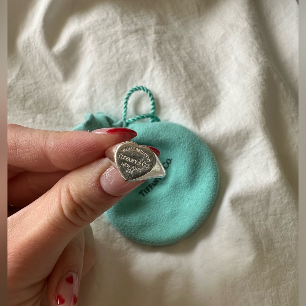 Return to Tiffany Heart Signet Ring